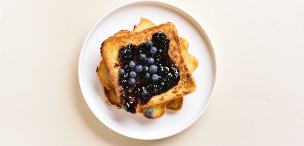 Tostadas Francesas con Coulis de Arándanos.jpg