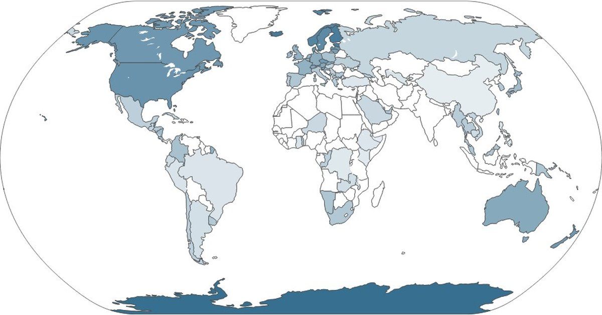 A world map indicating disc golf courses per capita in countries with different intensities of blue