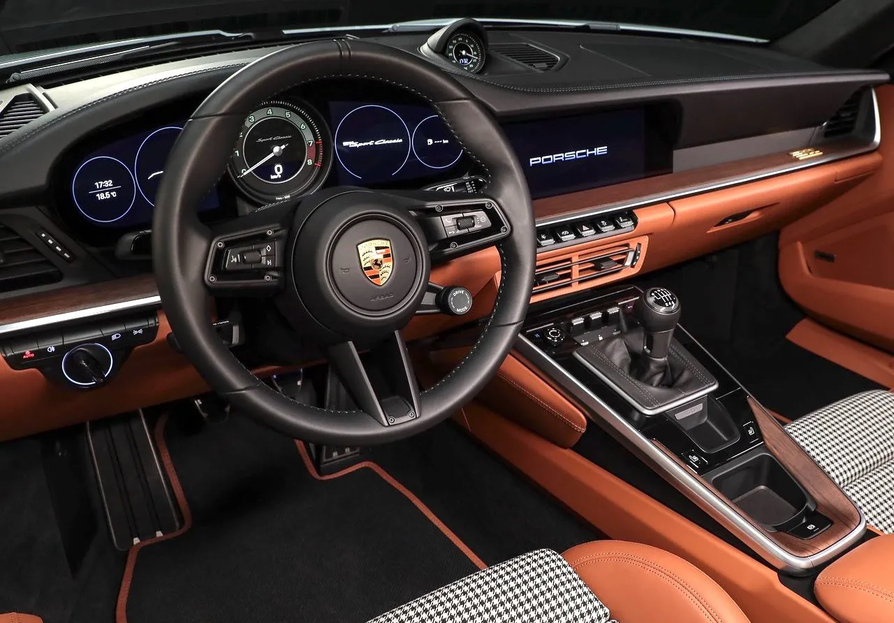 Porsche 911 Sport Classic 2023 interior