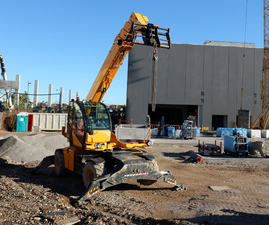 telehandler on outdoor job site