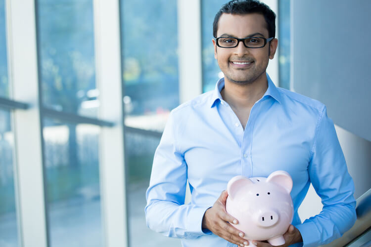 title loans quickest way to cash man with piggybank