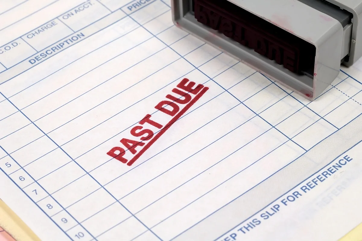 Invoice with 'Past due' stamped on it