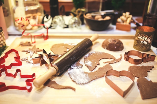 holiday-team-building-activities-cookies.jpg