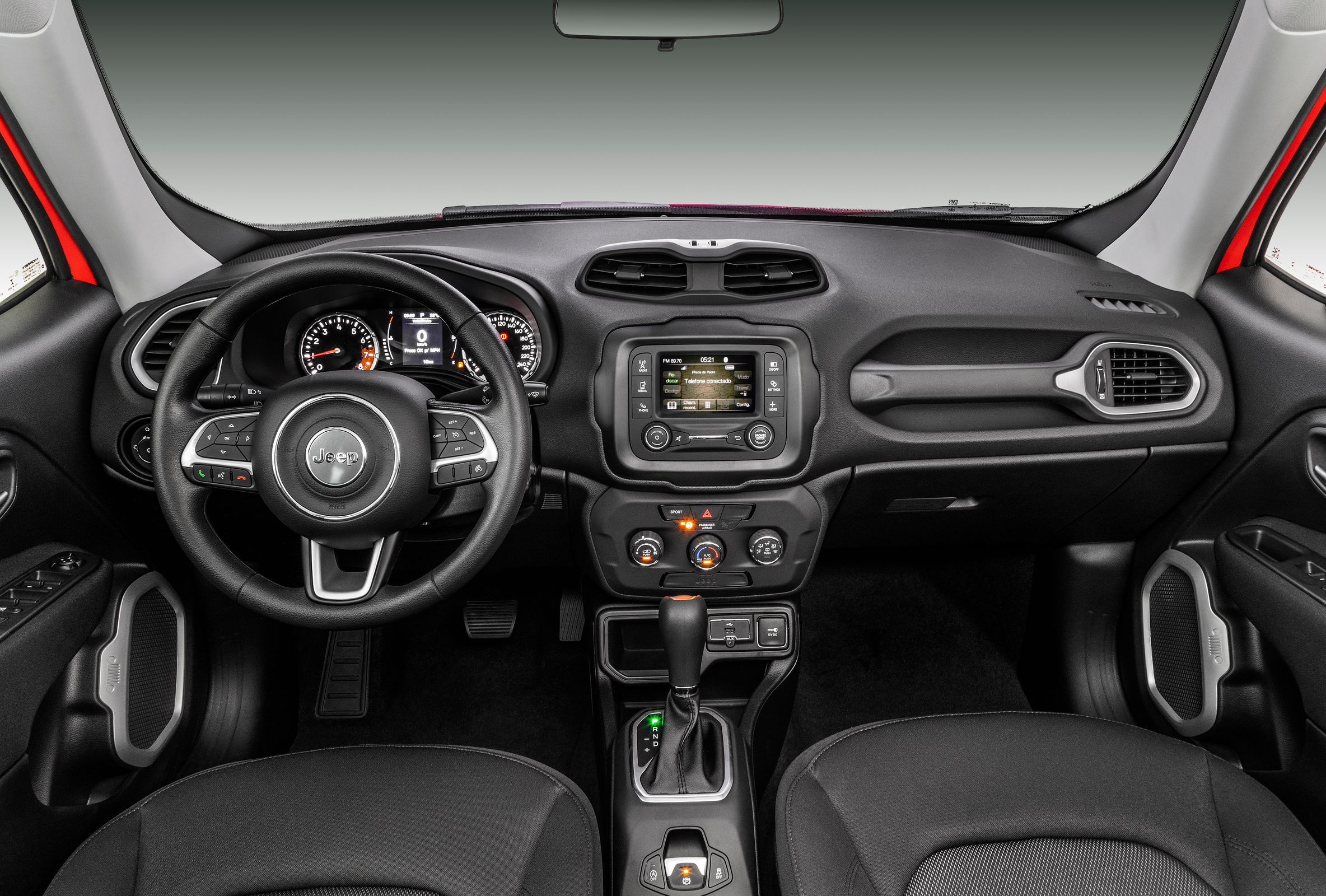 Interior do jipe: Jeep Renegade Sport Interior
