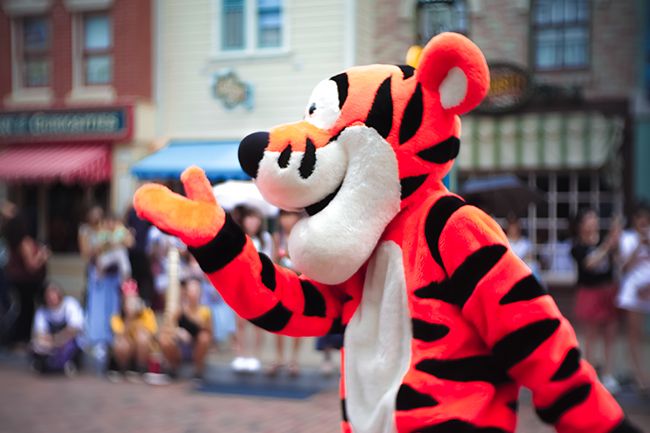 tigger in Hong Kong Disneyland parade