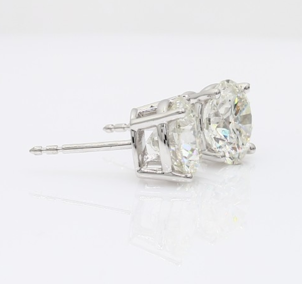 The Diamond Stud Earrings Guide