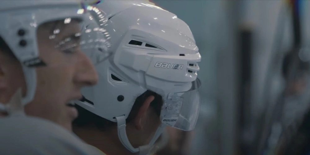 Selecting a Hockey Helmet
