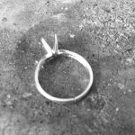 Finger ring with a visible seam