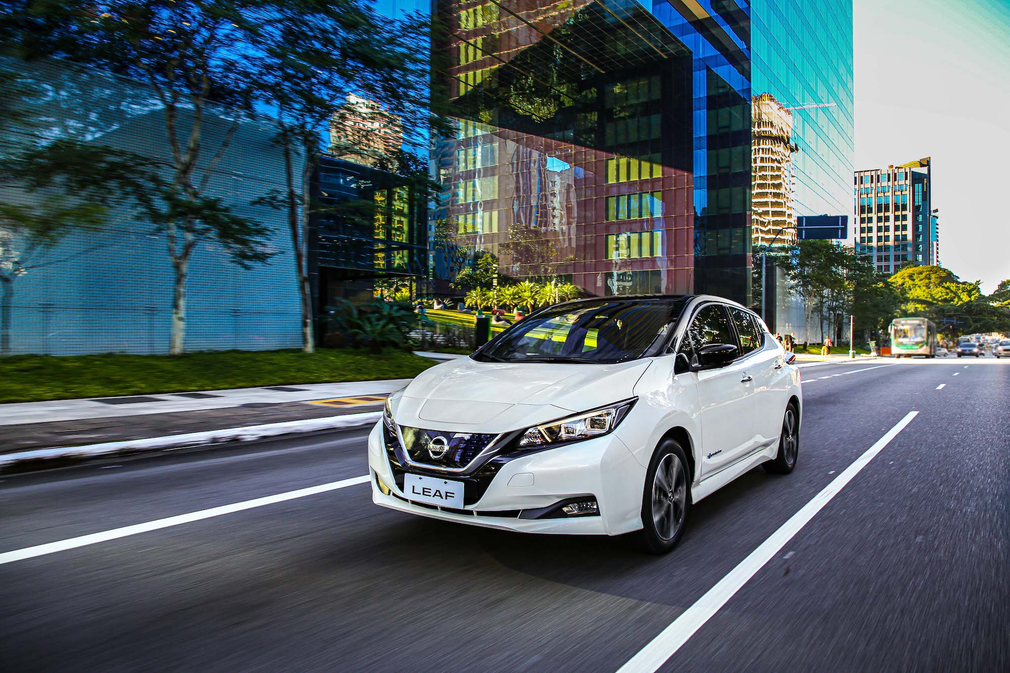 Carros Nissan: Leaf