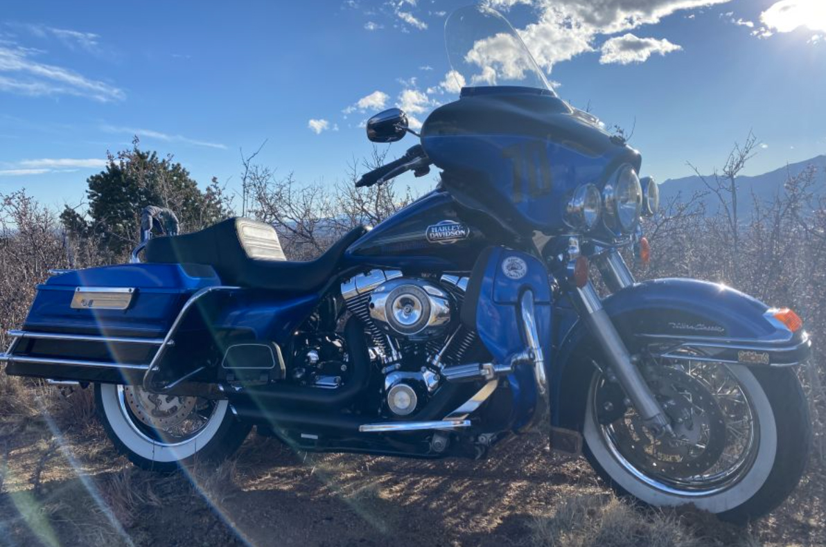 2008 Harley-Davidson FLHTCU Ultra Classic Electra Glide.jpg