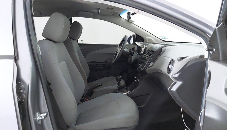 Interior Chevrolet Sonic 2012
