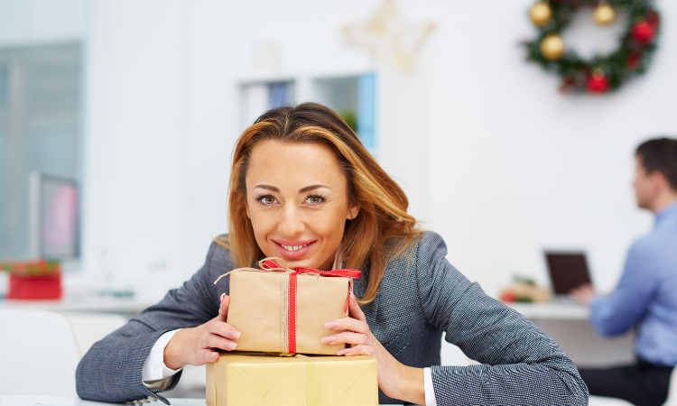 employee holiday gifts | holiday gifts | employee holiday gift ideas | co worker holiday gifts | employee christmas gifts