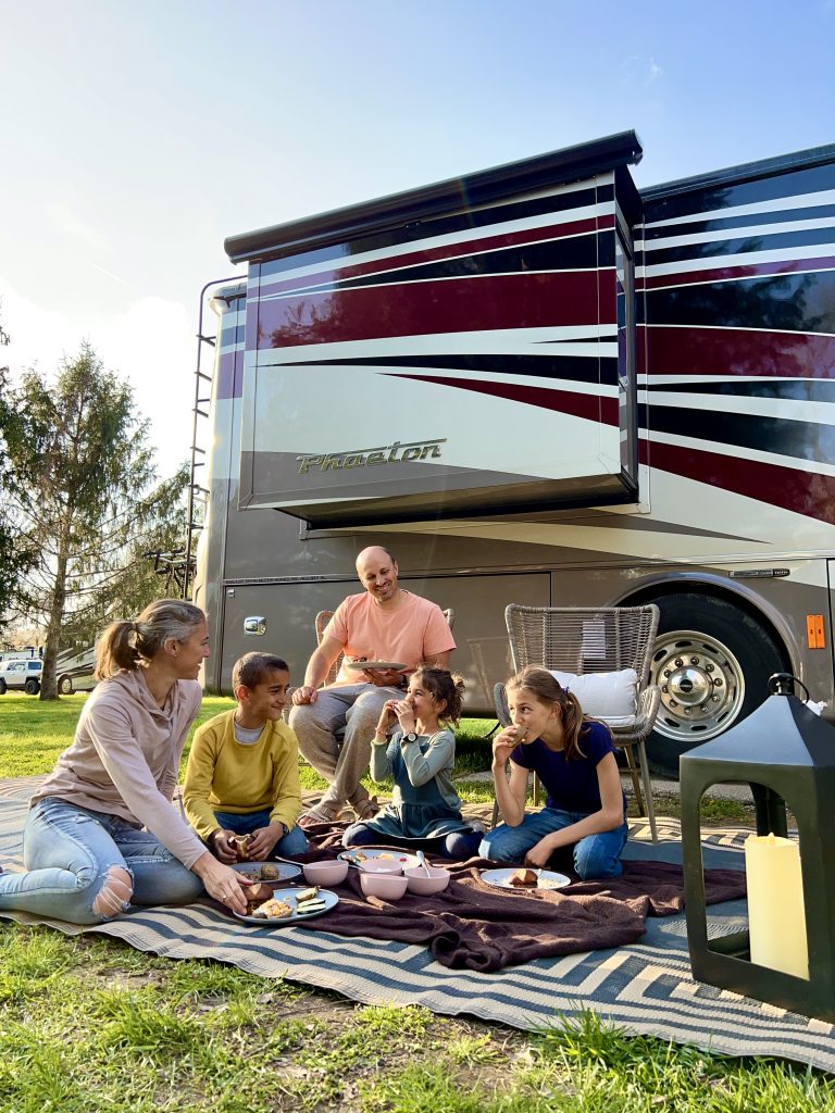The Benefits of RVing With Kids | La Mesa RV | RecVan