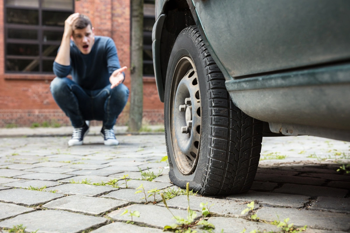 How to Replace a Tyre on a Car Header Image