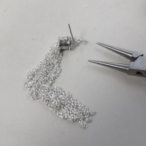 Create a loop on a bead cap
