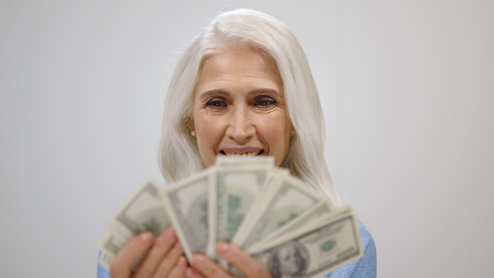 female retiree got payday loan cash